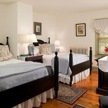 Thomas Shepherd Inn Shepherdstown Esterno foto