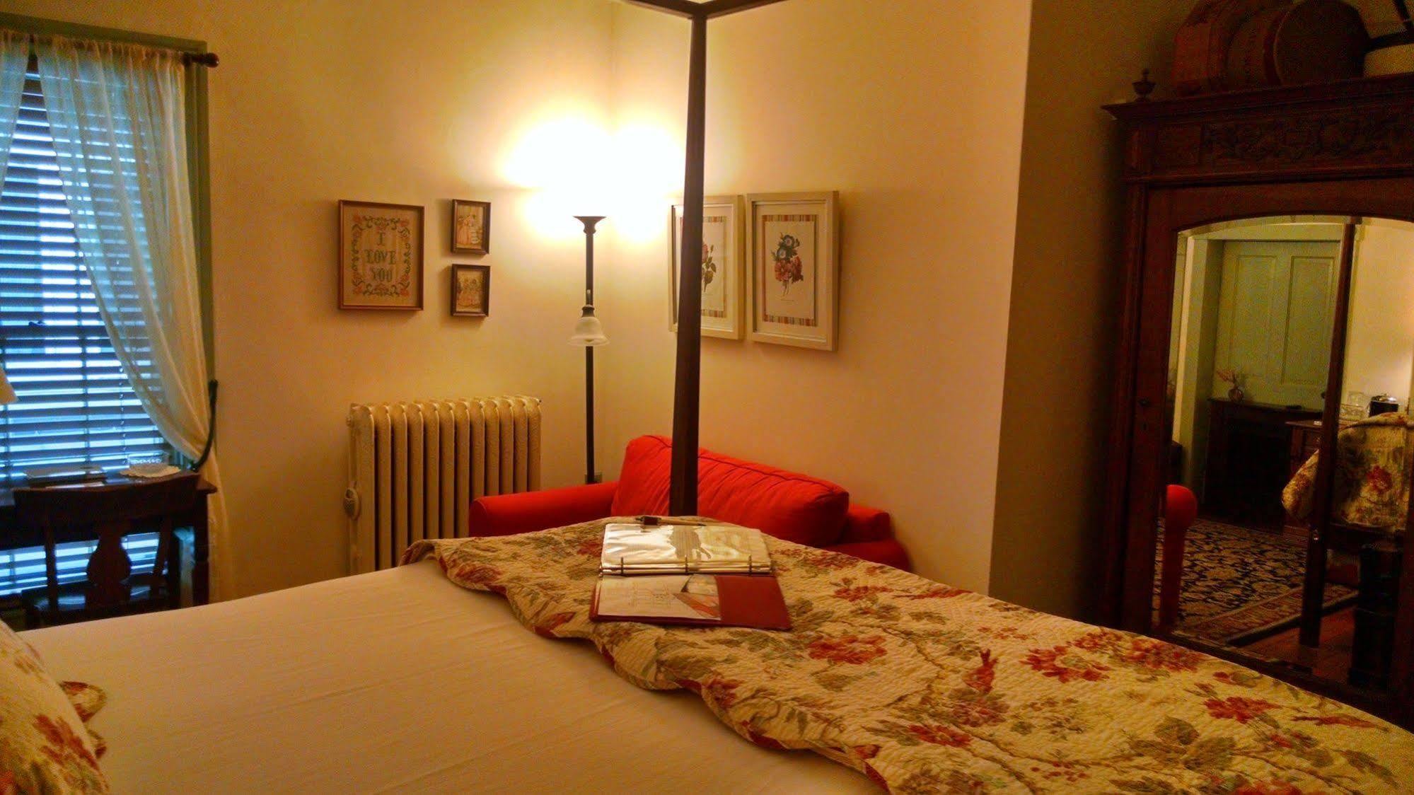Thomas Shepherd Inn Shepherdstown Esterno foto