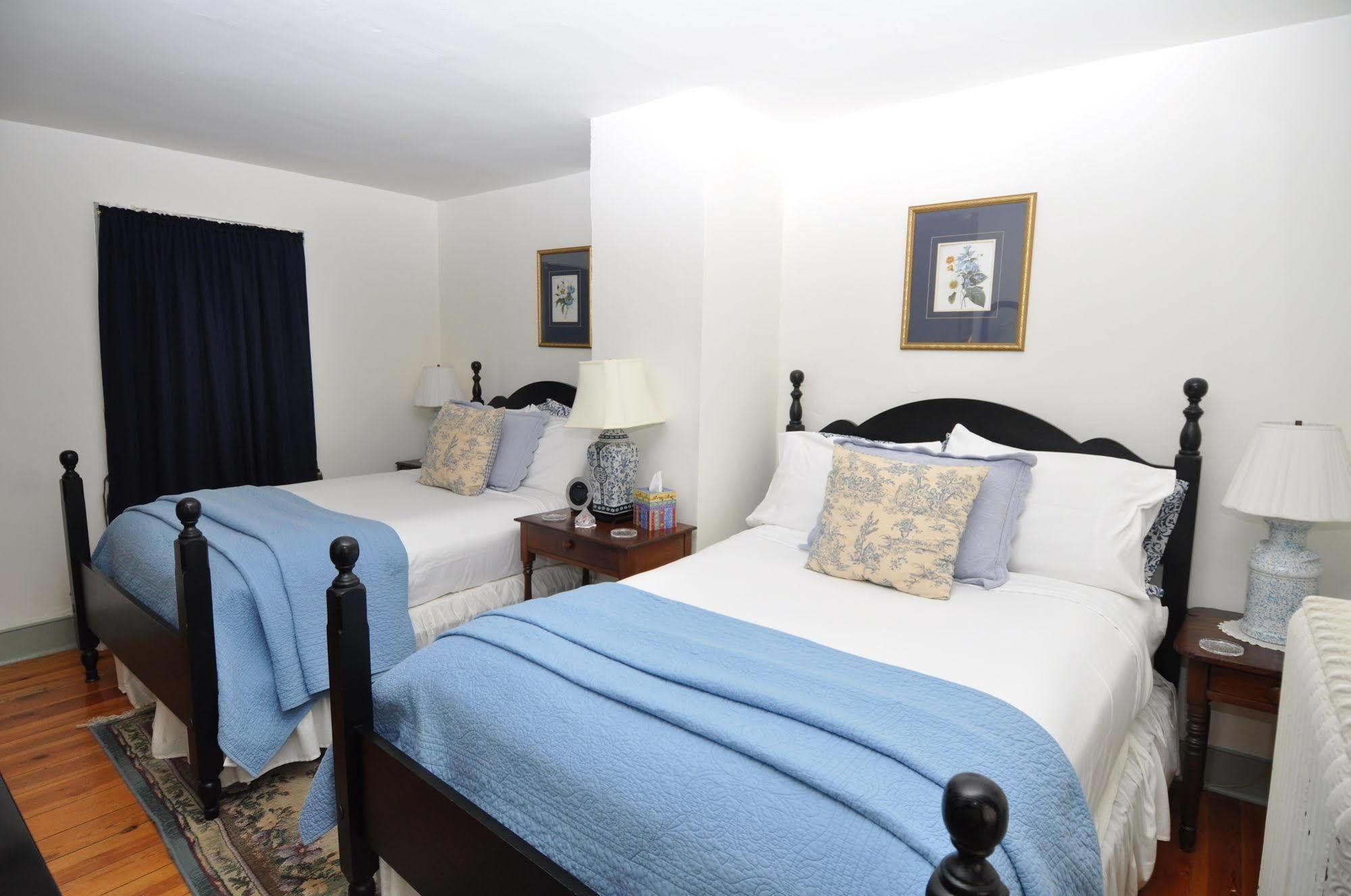 Thomas Shepherd Inn Shepherdstown Esterno foto